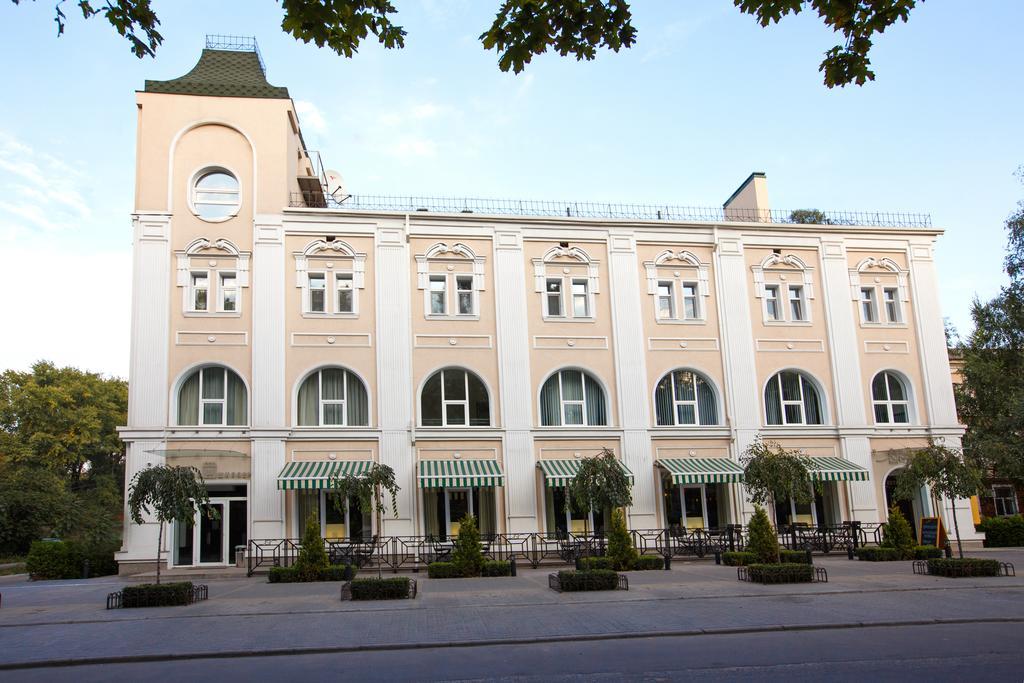 Schiller Hotel Kamjanske Buitenkant foto