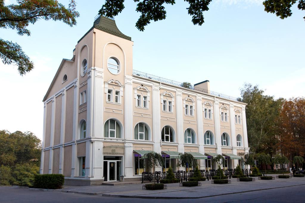 Schiller Hotel Kamjanske Buitenkant foto