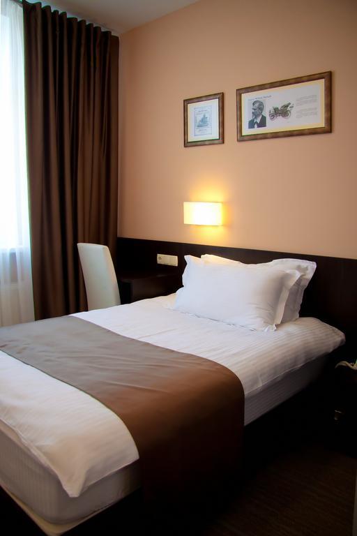 Schiller Hotel Kamjanske Kamer foto